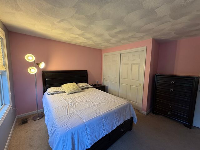 25 Winston Cir, Haverhill, MA 01830