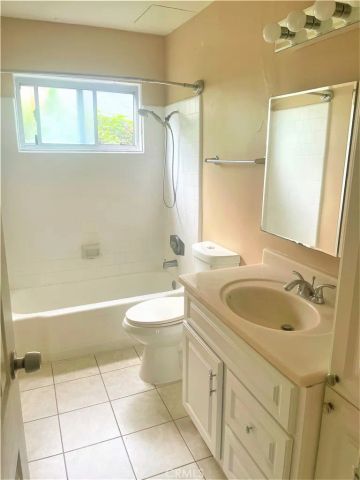 931 W 19th Street 10, Costa Mesa, CA 92627