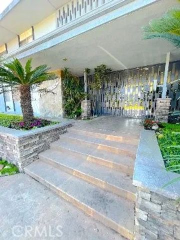 931 W 19th Street 10, Costa Mesa, CA 92627