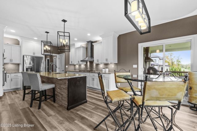 14837 Ava Brook Cir, Louisville, KY 40245