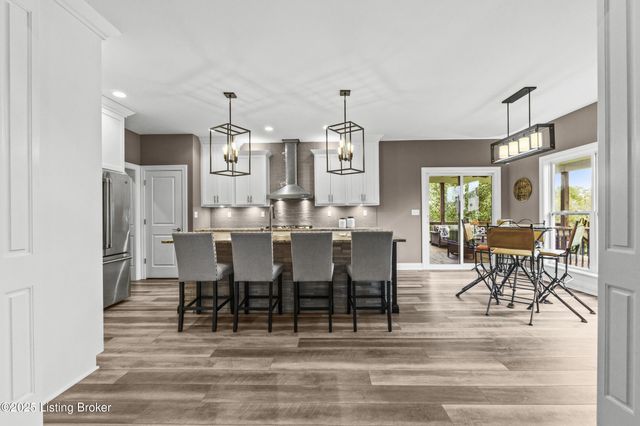 14837 Ava Brook Cir, Louisville, KY 40245