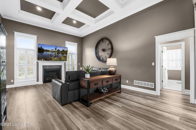 14837 Ava Brook Cir, Louisville, KY 40245