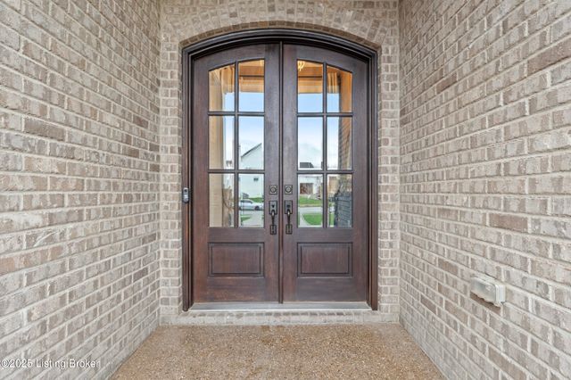 14837 Ava Brook Cir, Louisville, KY 40245