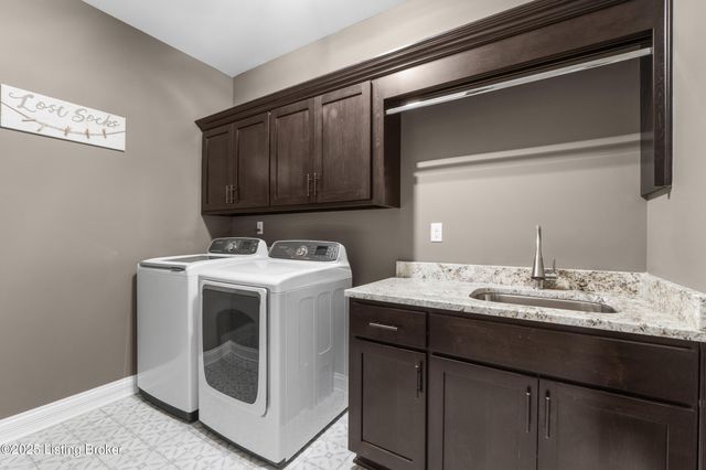 14837 Ava Brook Cir, Louisville, KY 40245