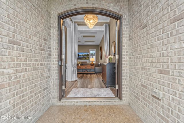 14837 Ava Brook Cir, Louisville, KY 40245