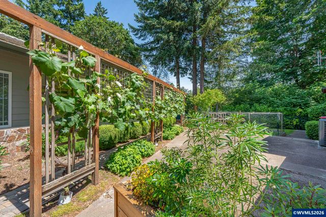 1116 Russ Ln, Mcminnville, OR 97128