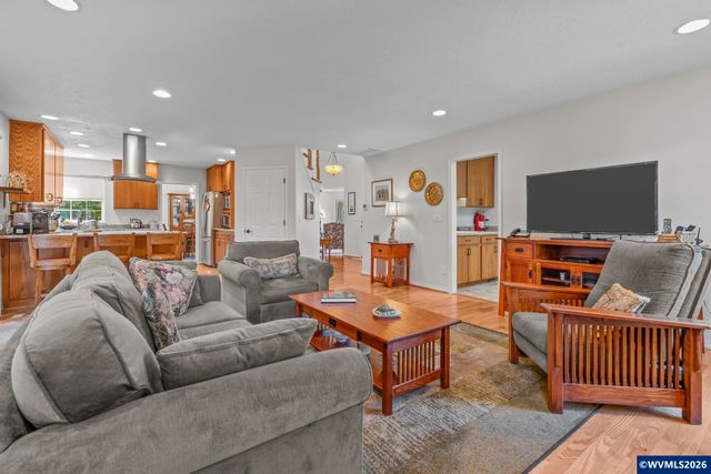 1116 Russ Ln, Mcminnville, OR 97128
