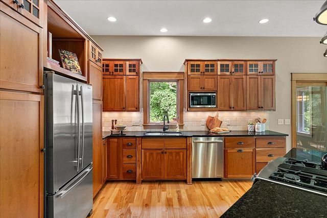 2066 Meek Drive Ne, Plainfield Twp, MI 49306