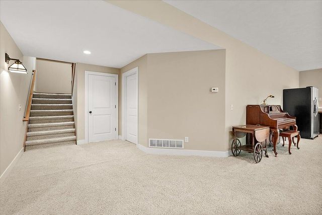 2066 Meek Drive Ne, Plainfield Twp, MI 49306