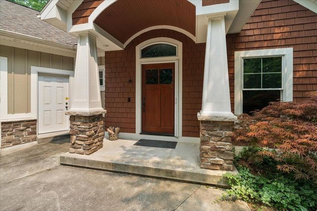 2066 Meek Drive Ne, Plainfield Twp, MI 49306
