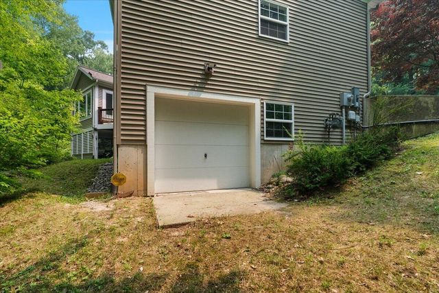 2066 Meek Drive Ne, Plainfield Twp, MI 49306