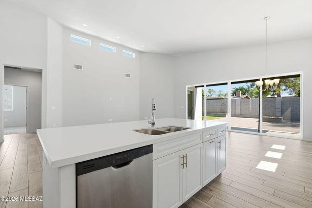 7540 E Bookmark Place, Tucson, AZ 85715
