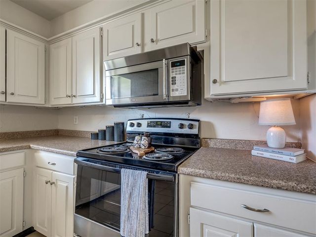 222 Shadybrook Place, Midwest City, OK 73110