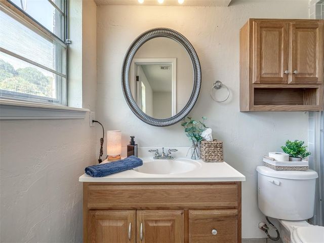 222 Shadybrook Place, Midwest City, OK 73110