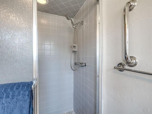 222 Shadybrook Place, Midwest City, OK 73110