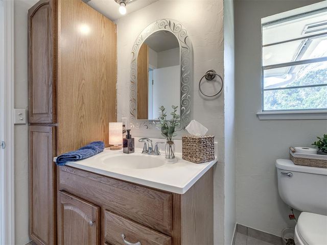 222 Shadybrook Place, Midwest City, OK 73110