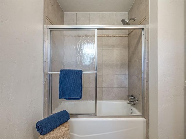 222 Shadybrook Place, Midwest City, OK 73110