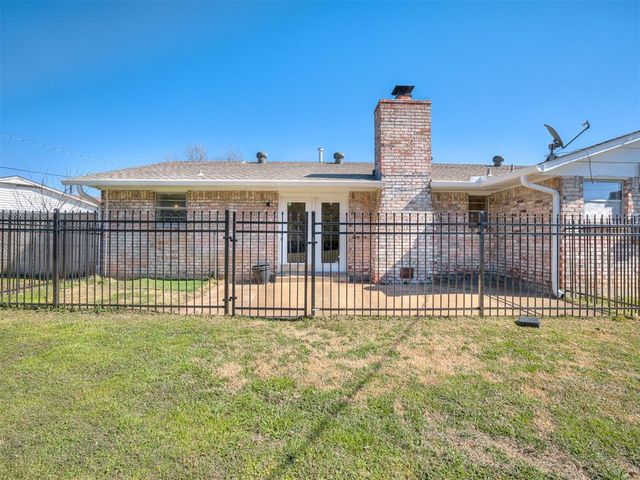 222 Shadybrook Place, Midwest City, OK 73110