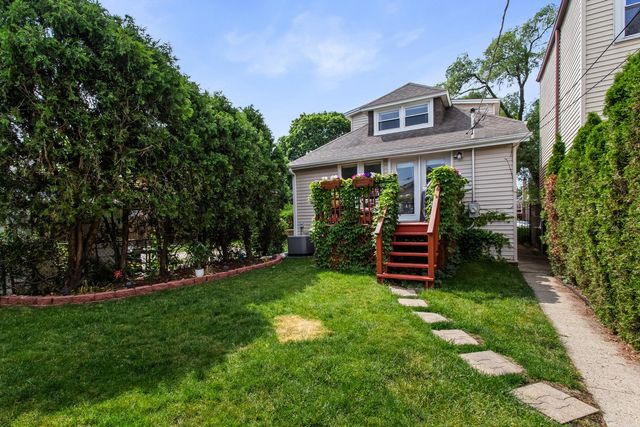 5654 W Cornelia Avenue, Chicago, IL 60634