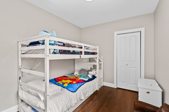 5654 W Cornelia Avenue, Chicago, IL 60634