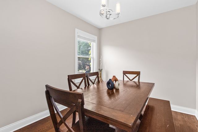 5654 W Cornelia Avenue, Chicago, IL 60634