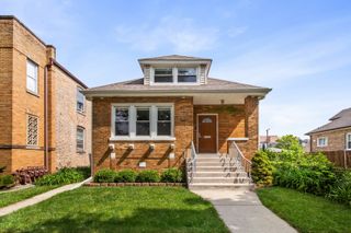 5654 W Cornelia Avenue, Chicago, IL 60634