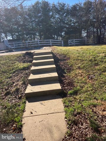 329 HERON DR, Lincoln University, PA 19352