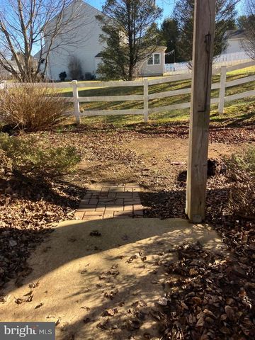 329 HERON DR, Lincoln University, PA 19352