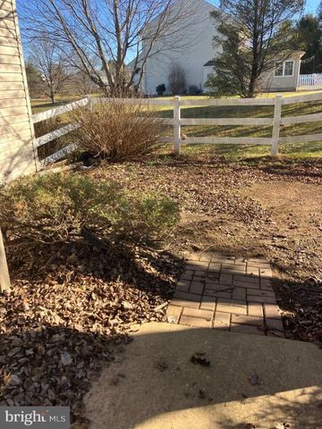 329 HERON DR, Lincoln University, PA 19352