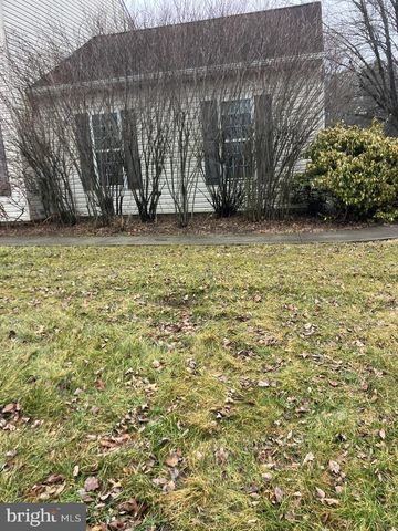 329 HERON DR, Lincoln University, PA 19352