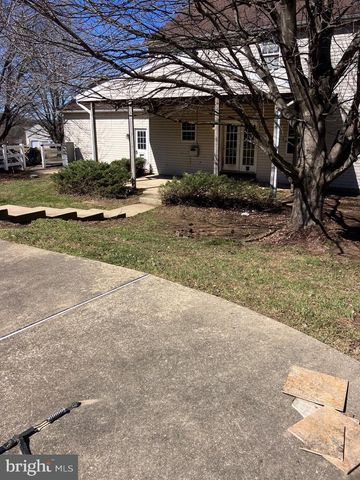 329 HERON DR, Lincoln University, PA 19352