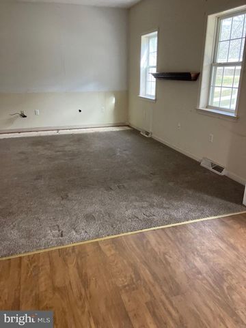 329 HERON DR, Lincoln University, PA 19352