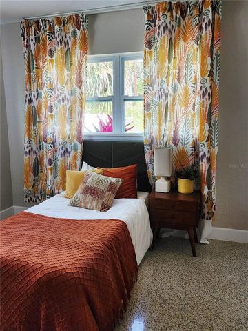 345 55TH AVENUE S, St Petersburg, FL 33705