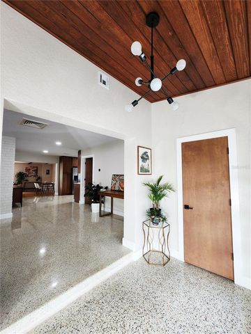 345 55TH AVENUE S, St Petersburg, FL 33705