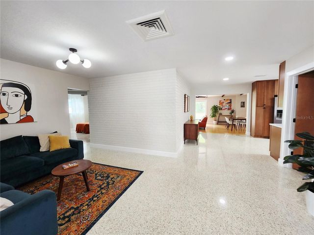 345 55TH AVENUE S, St Petersburg, FL 33705