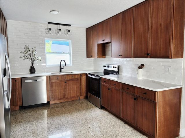 345 55TH AVENUE S, St Petersburg, FL 33705