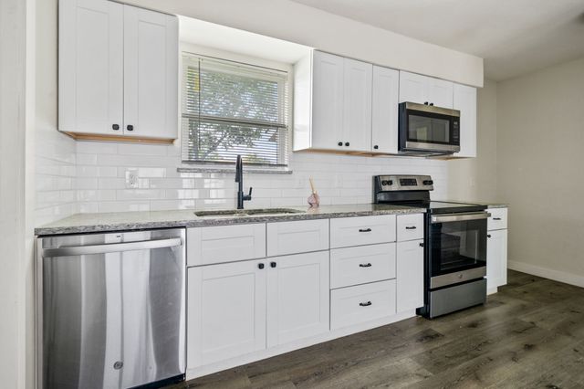 2126 Travis Drive, Carrollton, TX 75006