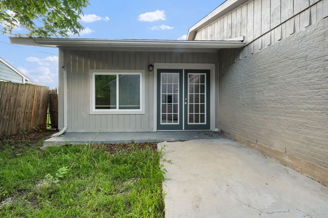 2126 Travis Drive, Carrollton, TX 75006