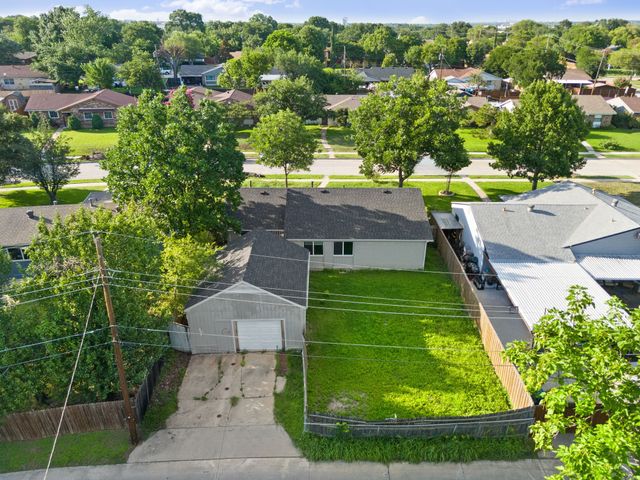2126 Travis Drive, Carrollton, TX 75006