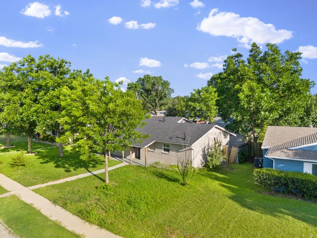 2126 Travis Drive, Carrollton, TX 75006