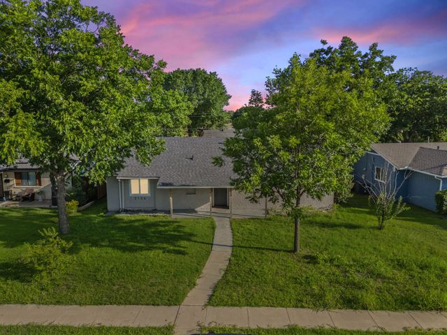 2126 Travis Drive, Carrollton, TX 75006