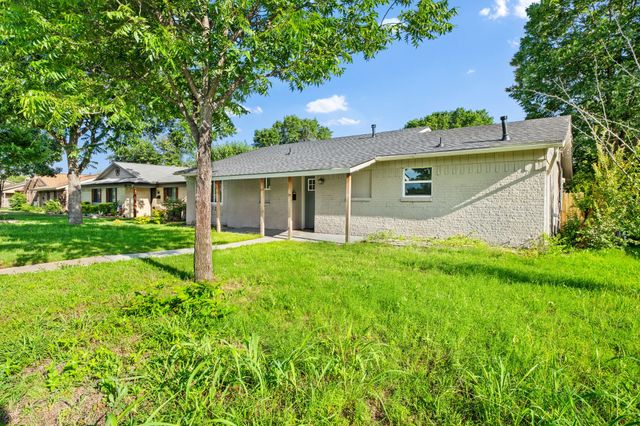 2126 Travis Drive, Carrollton, TX 75006