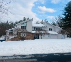 15 Lawrence Way, Cedar Grove Twp., NJ 07009