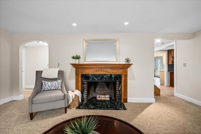 6 Brook Lane, Southborough, MA 01772