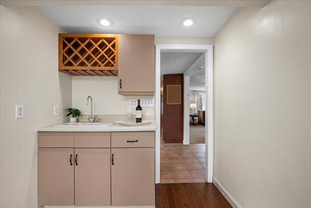 6 Brook Lane, Southborough, MA 01772