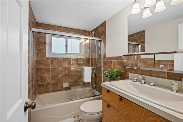 6 Brook Lane, Southborough, MA 01772