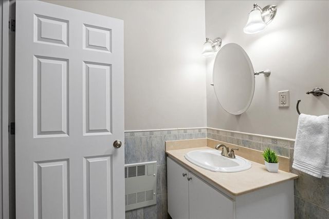 6 Brook Lane, Southborough, MA 01772