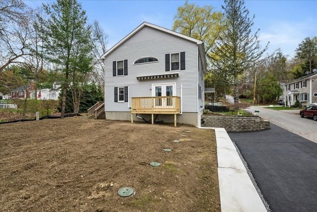 6 Brook Lane, Southborough, MA 01772