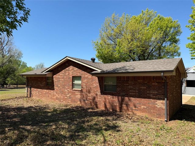 12009 Hope Road, Mustang, OK 73064