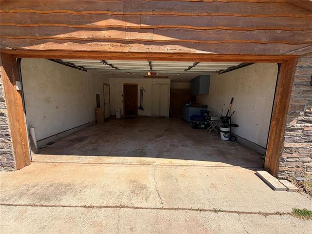 12009 Hope Road, Mustang, OK 73064